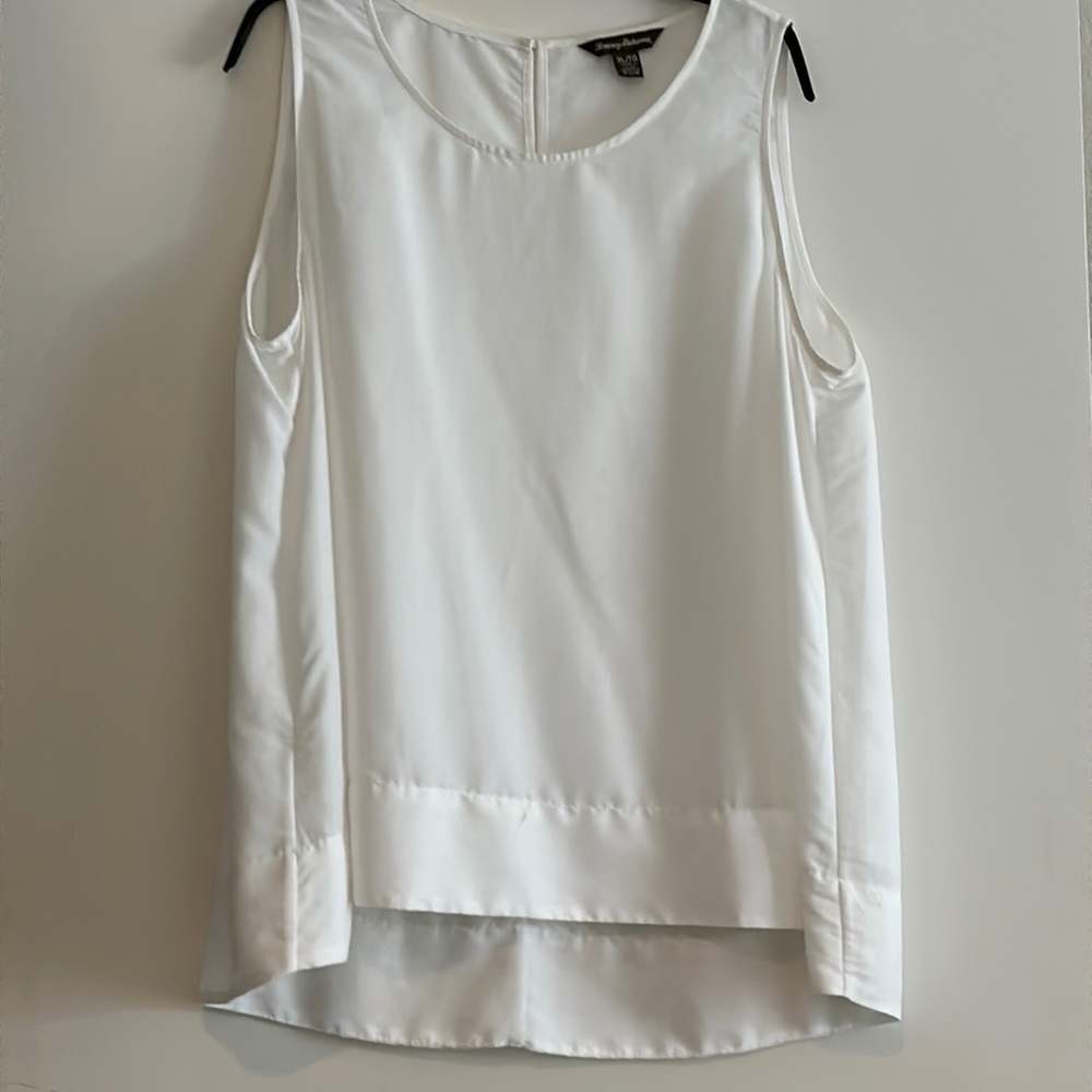 NWT Tommy Bahama sleeveless top longer in back keyhole at back neck w/ button